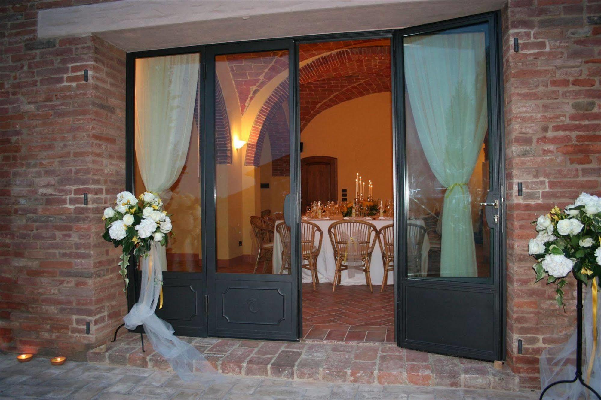 Agriturismo Terra Rossa Valiano エクステリア 写真